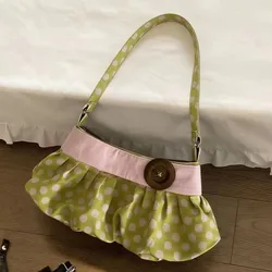 Bolso bandolera vintage plisado con lunares y botones de madera