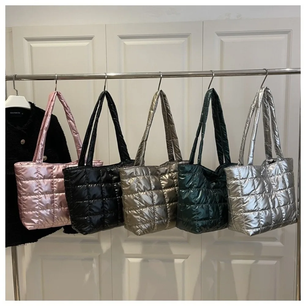 Bolso de gran capacidad en color liso