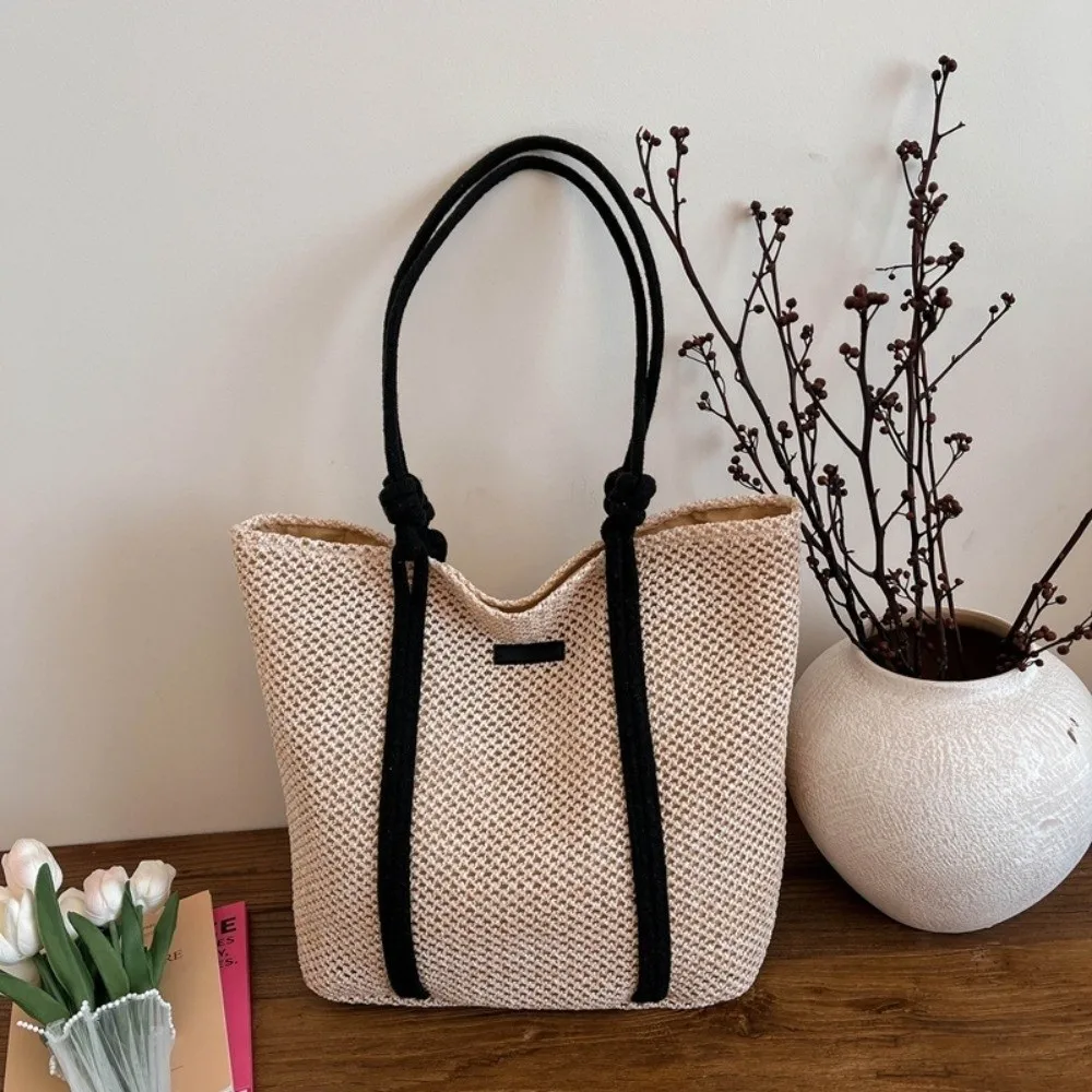 Interior espacioso del bolso tote