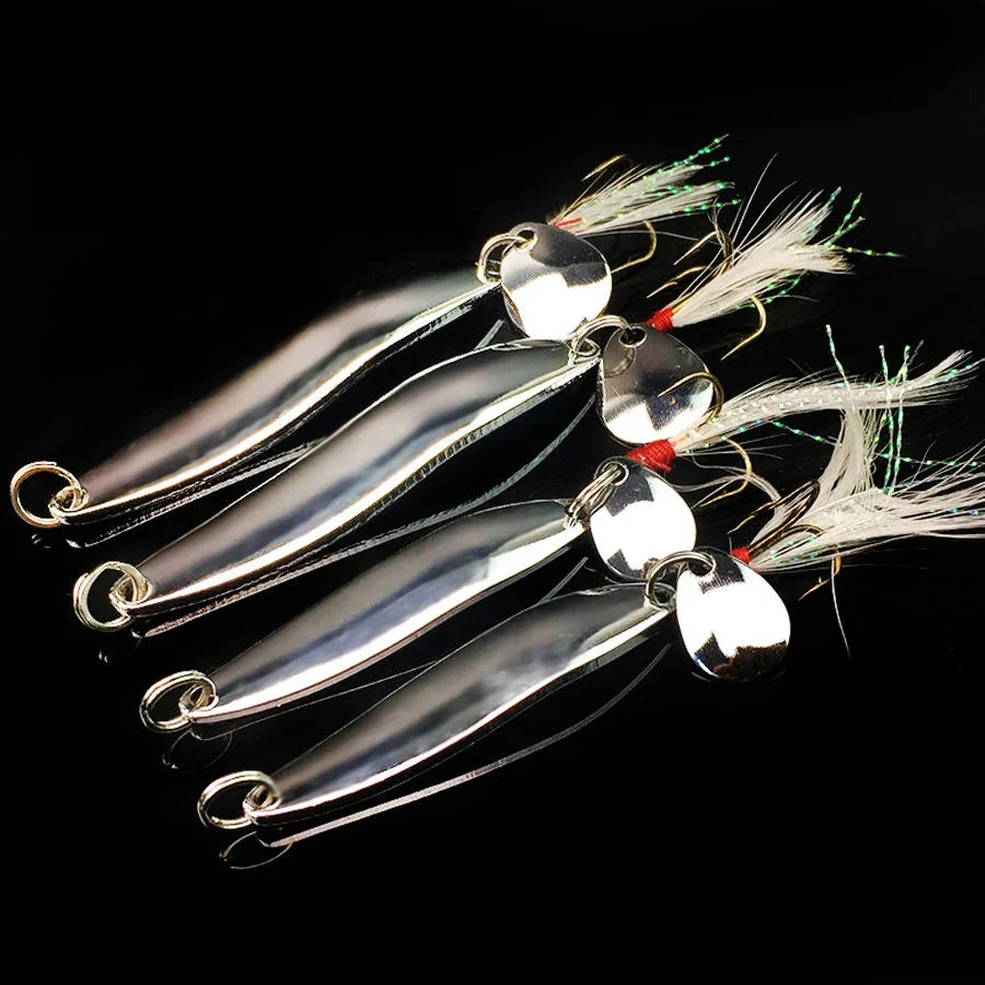 Señuelo giratorio con anzuelo triple emplumado para bass y lucio - imagen 3