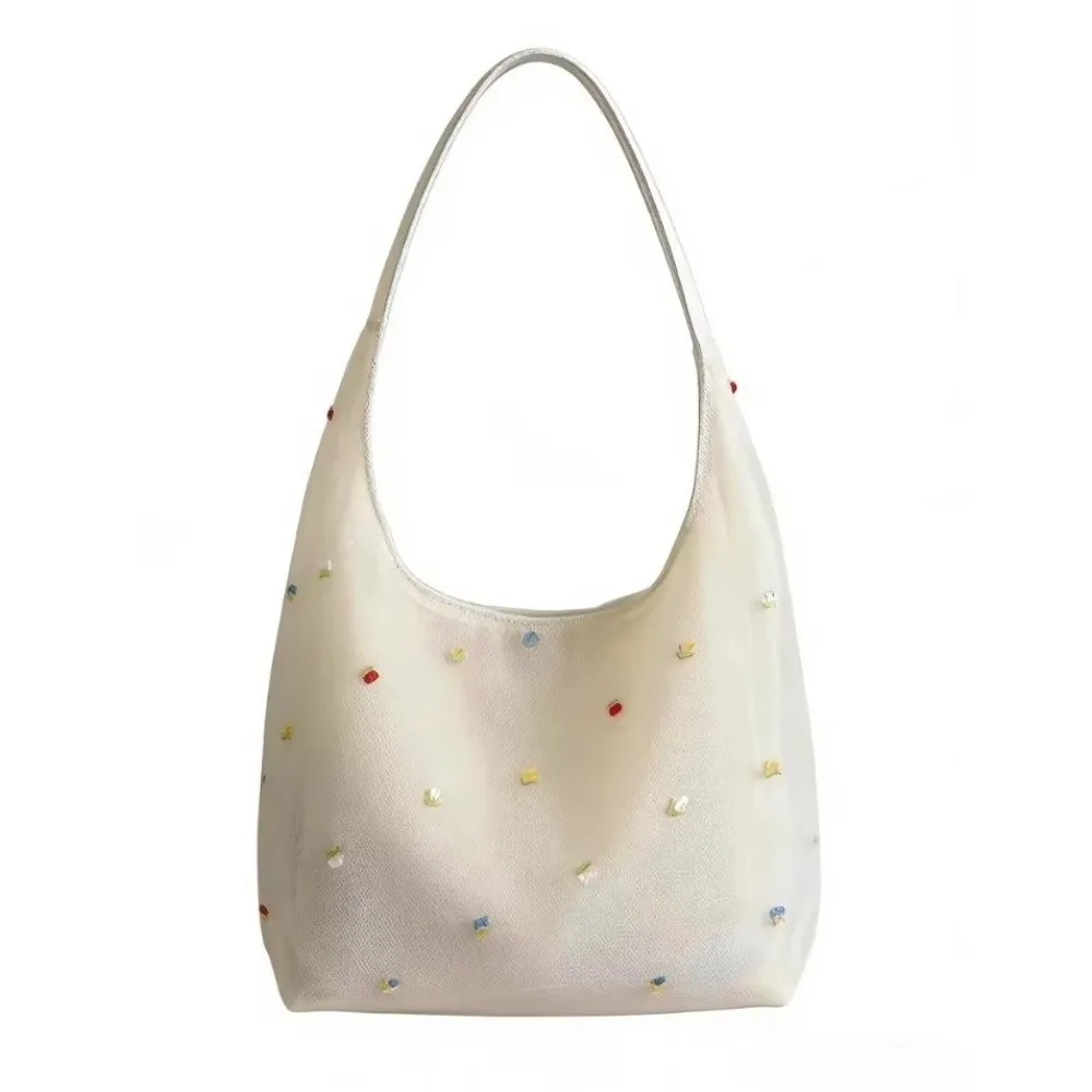 Bolso tipo malla con estética elegante