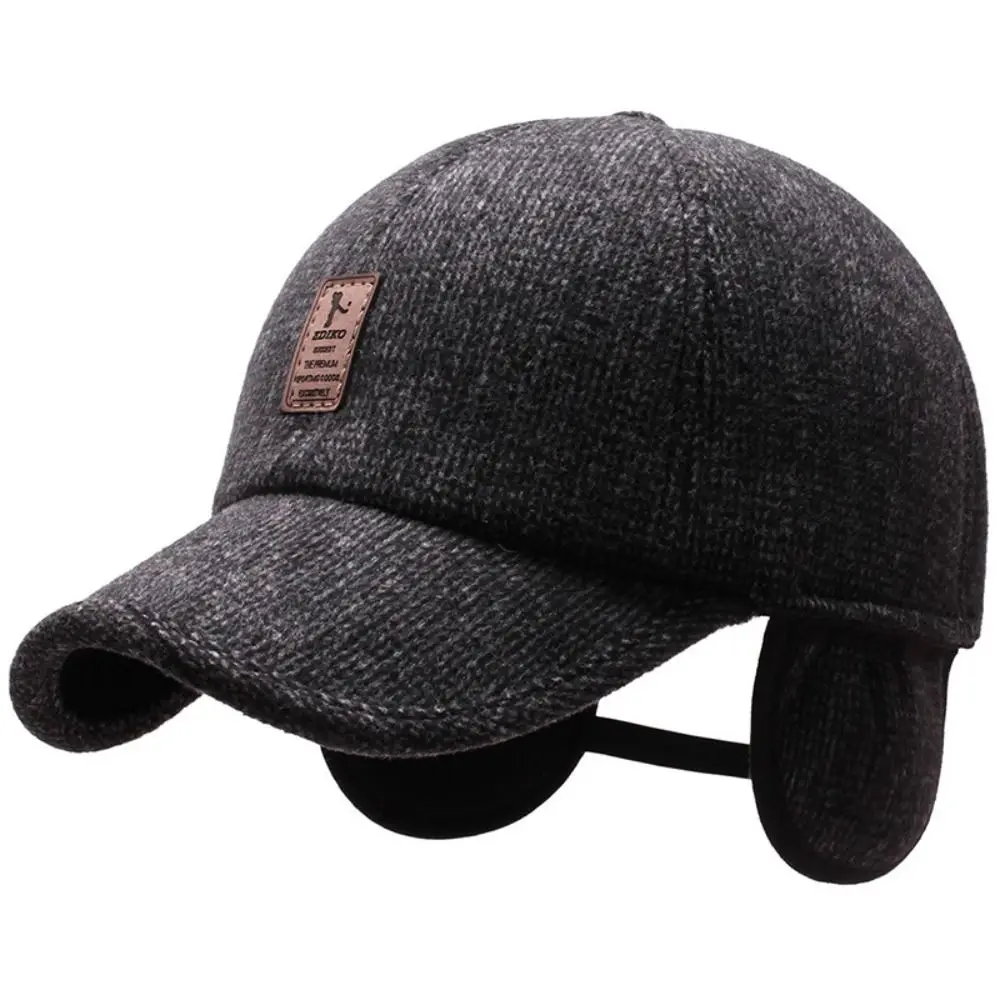 Vista frontal del gorro puesto