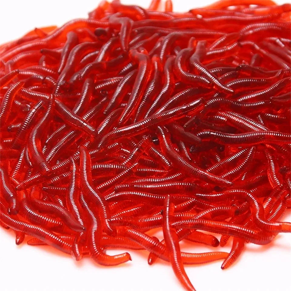 Señuelo de gusano rojo mostrando su textura gel de sílice