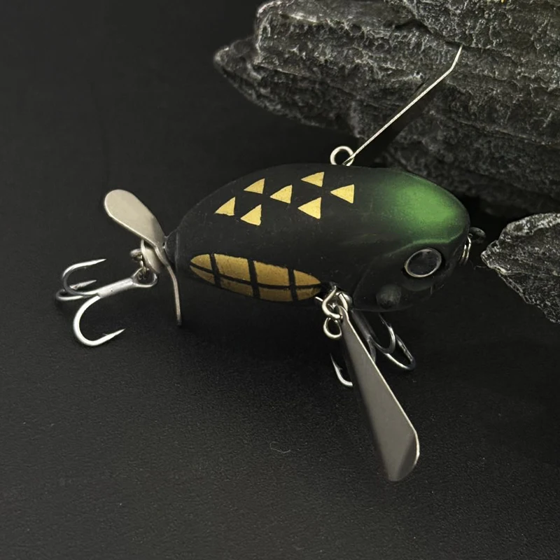 Señuelo cicada de superficie flotante con sonido y hélice metálica