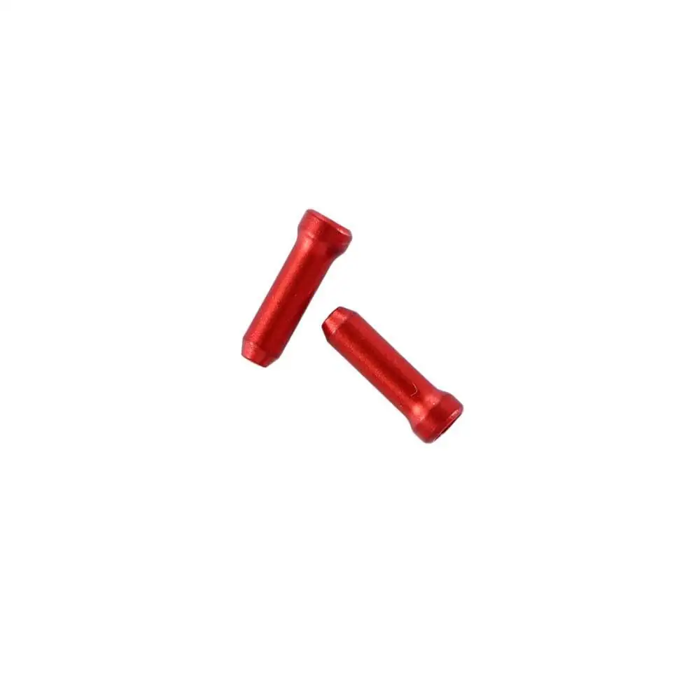 Vista de las piezas pequeñas de aluminio para puntas de cable interior
