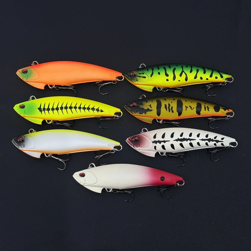 Señuelo listo para lanzar con anzuelos triples