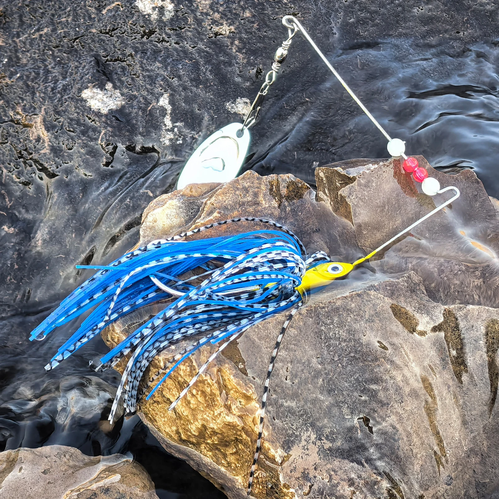 FREE FISHER Spinnerbait de lubina Buzzbait con faldas de goma - imagen 2