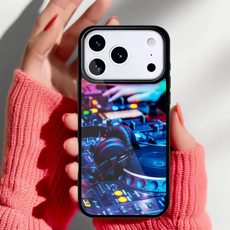 Funda Krajews vista en mano