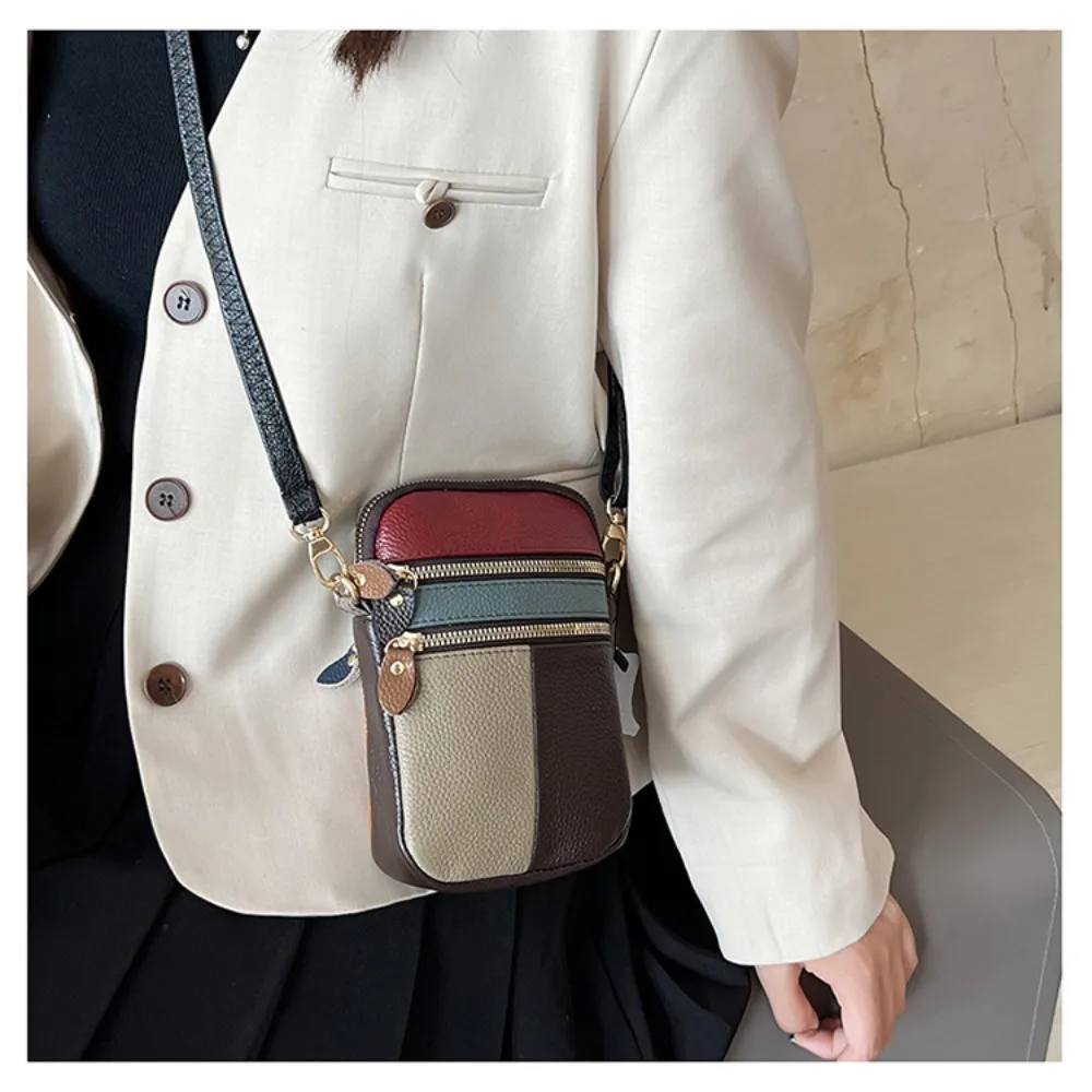 Bolso de hombro en cuero genuino con monedero y cremalleras - imagen 4