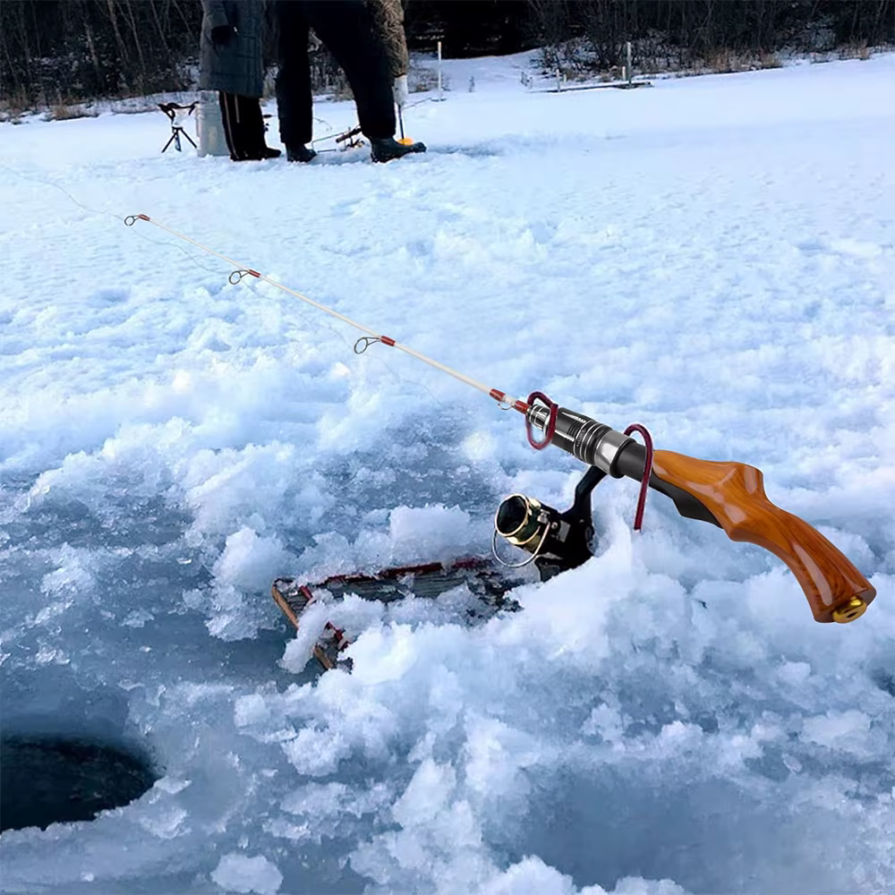 Caña de pesca en hielo con señuelos y bolsa de transporte