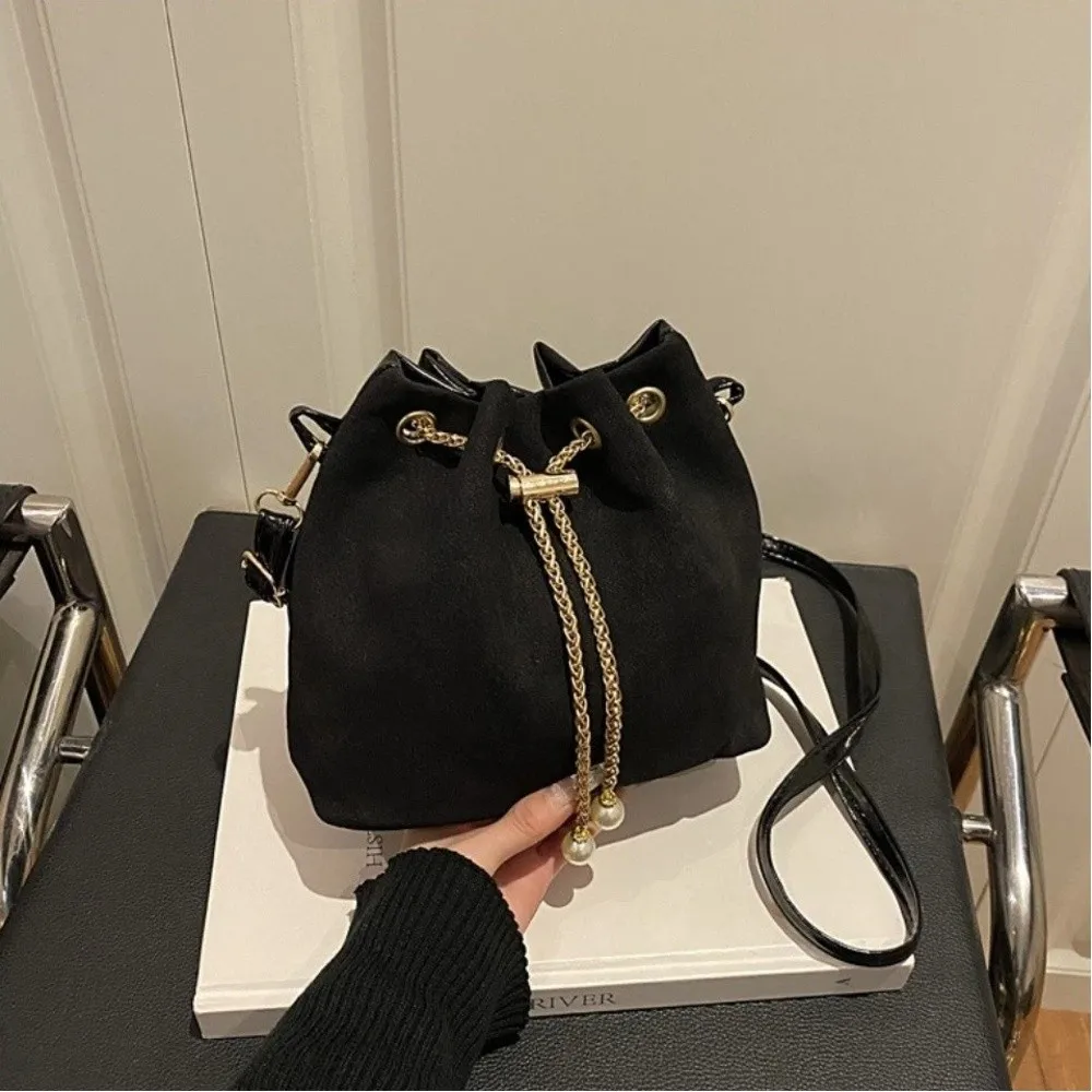Bolsa bandolera tote con cordón antelina efecto y correa ajustable - imagen 3