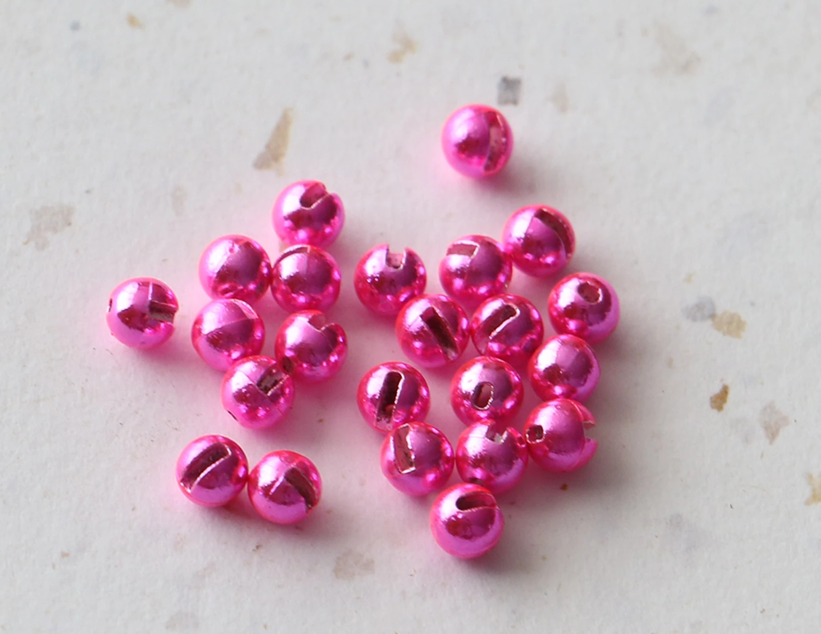 Cuentas ranuradas metálicas para atado de moscas 1,5–3,5 mm - imagen 2
