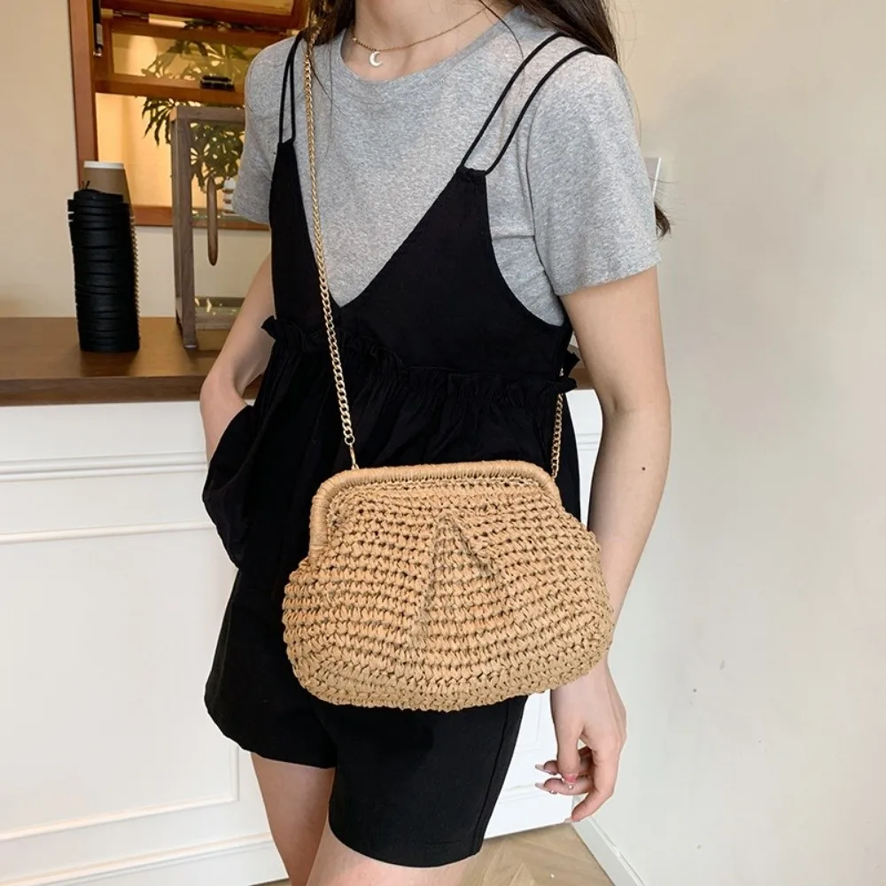 Bolso de paja tejido con correa