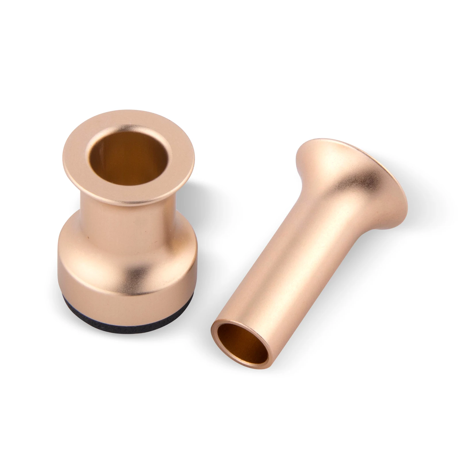 Apilador de pelo de aluminio en mano mostrando su longitud y superficie pulida