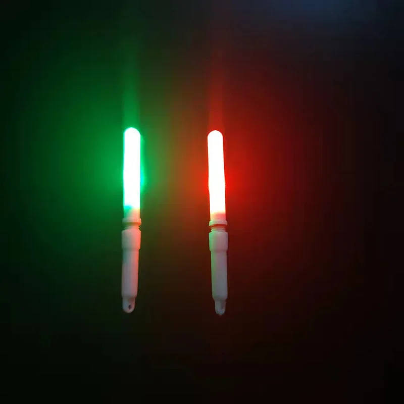 Uso del palo de luz en una caña de pesca de noche