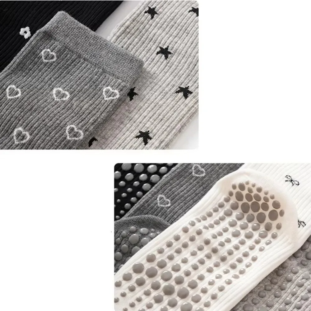Calcetines antideslizantes de yoga con silicona y algodón transpirable - imagen 2