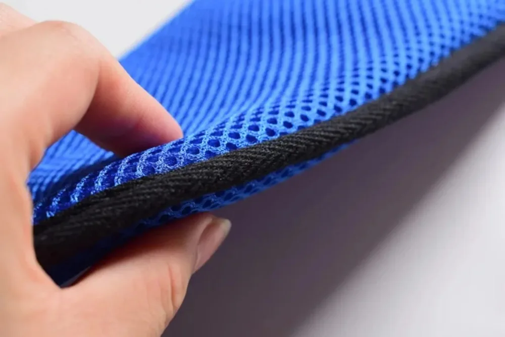 Detalle del arnés para fijación en silla de ruedas