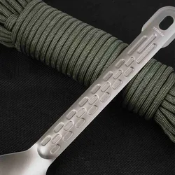 Tenedor de titanio resistente con mango antideslizante para camping