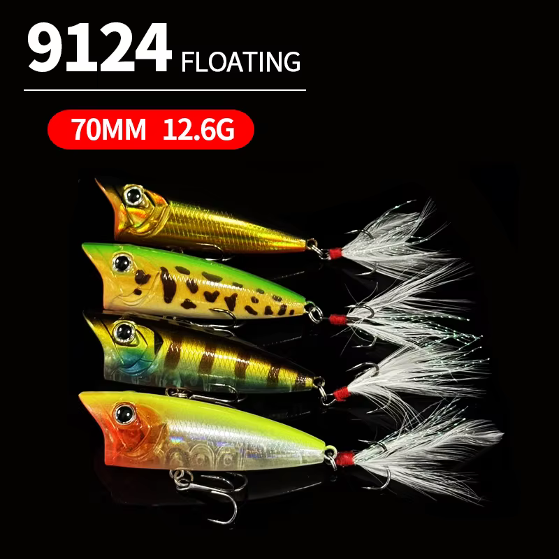 Popper Flotante 70mm con Anzuelo Triple de Pluma – Lubina, Lucio, Trucha