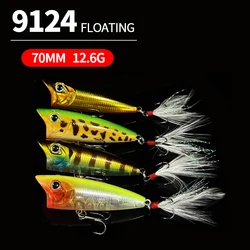 Popper Flotante 70mm con Anzuelo Triple de Pluma – Lubina, Lucio, Trucha
