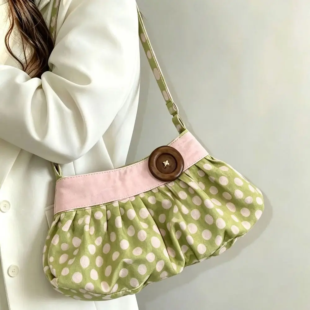 Bolso bandolera vintage plisado con lunares y botones de madera - imagen 4