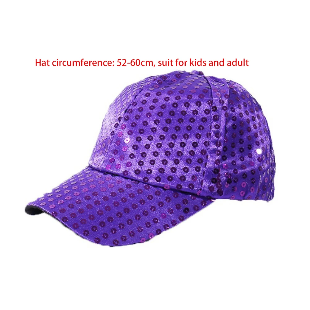 Gorra con visera brillante y lentejuelas