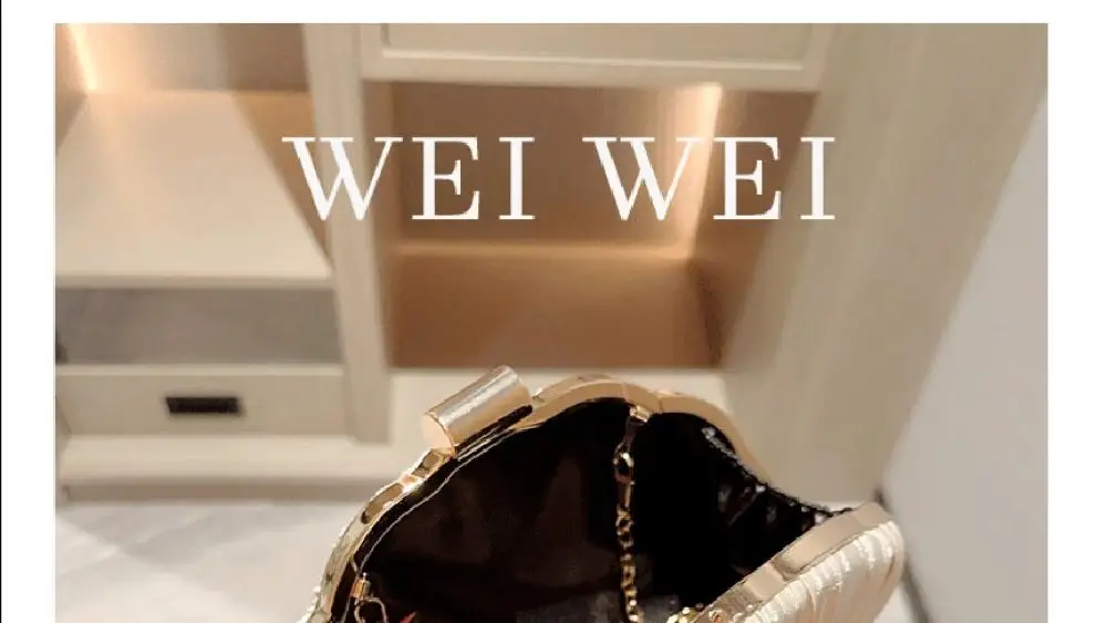 Detalle de diseño y cierre metálico