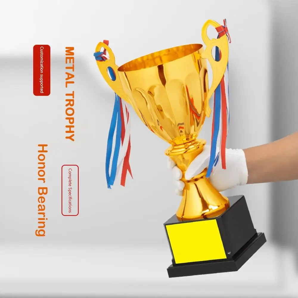 Trofeo metal dorado personalizable para baloncesto y fútbol