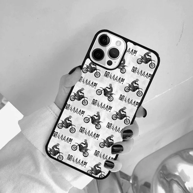 Comparación de grosor entre la funda Krajews y una funda estándar