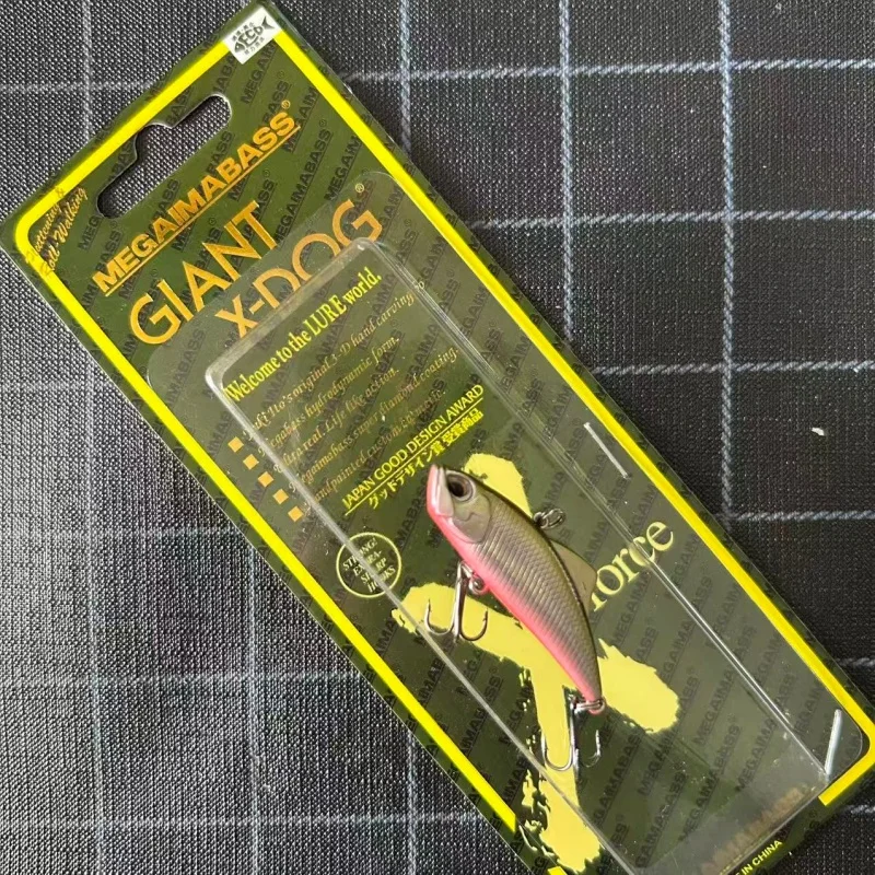 Señuelo vibra pequeño para pesca con acabado plástico