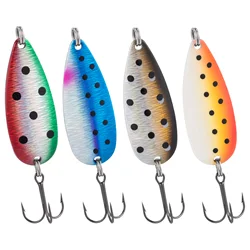 Cucharilla giratoria de metal con anzuelo triple para pesca deportiva