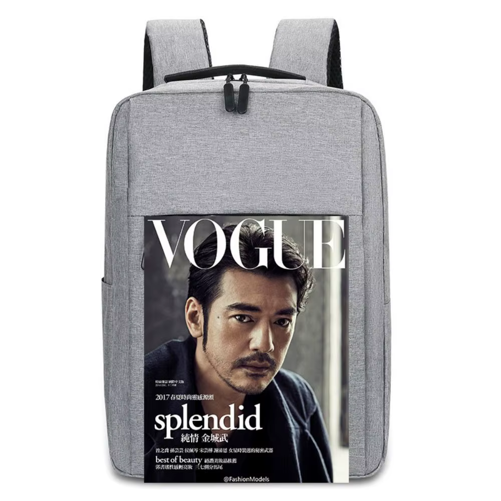 Mochila Oxford azul colocada sobre superficie plana
