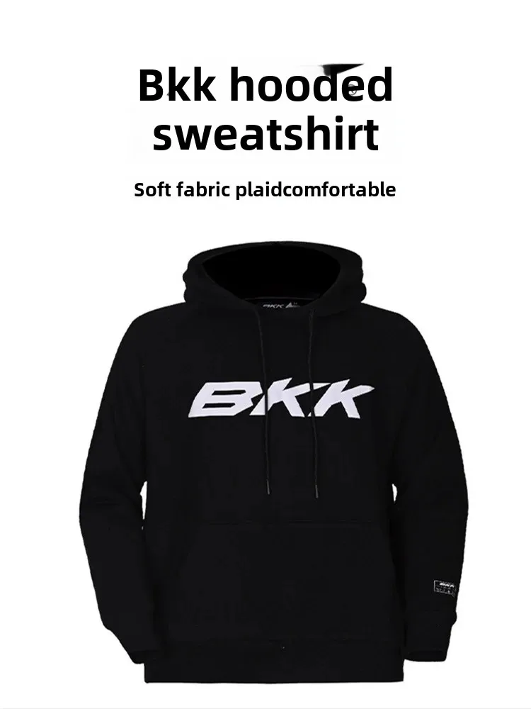 Vista frontal de la sudadera BKK con diseño impreso