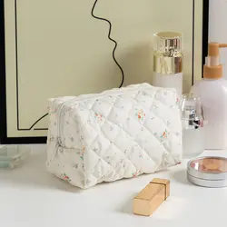 Bolsa de cosméticos acolchada de algodón con estampado floral kawaii