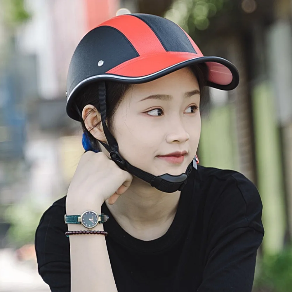 Casco de bicicleta ligero tipo gorra con correa ajustable