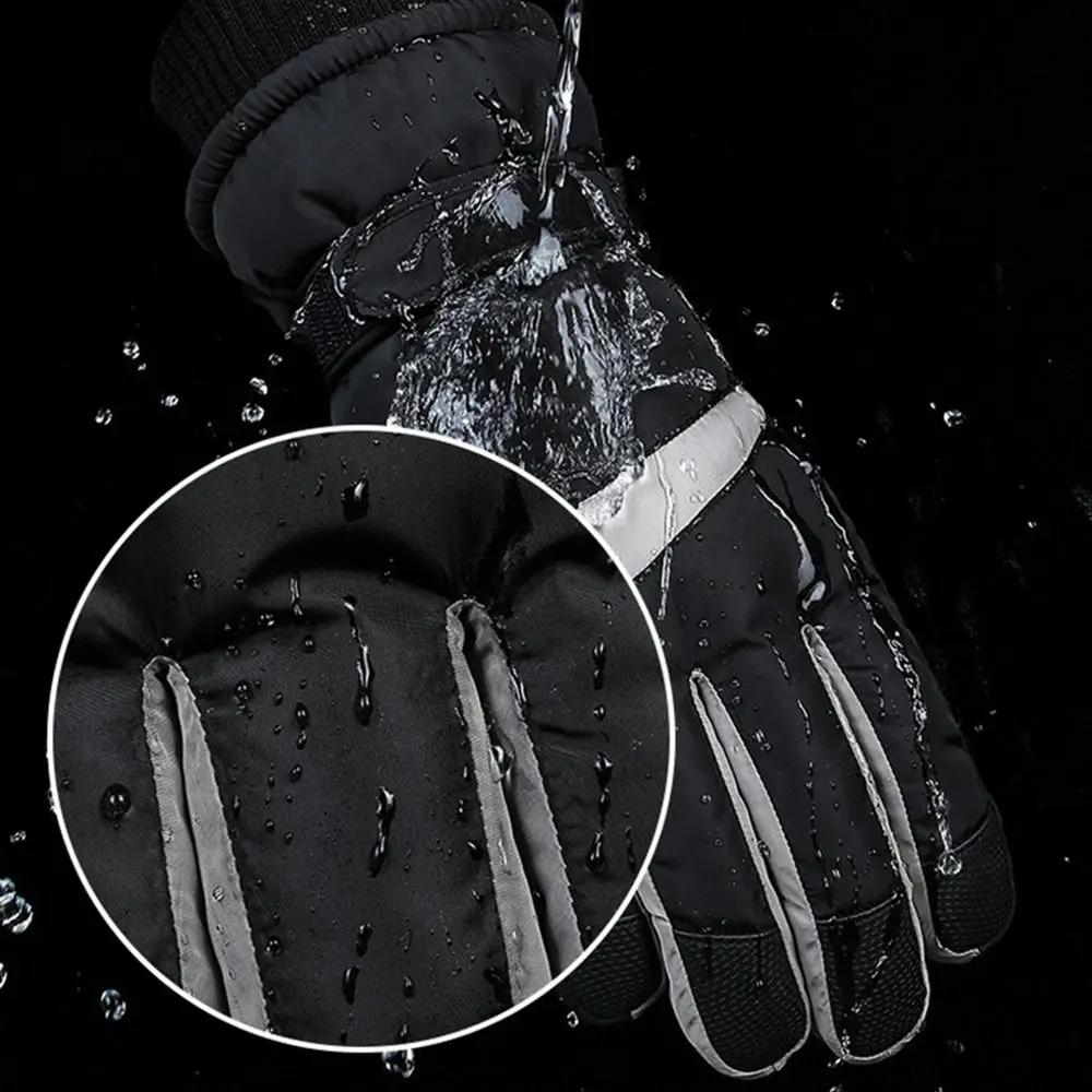 Vista general de los guantes para invierno y pantalla táctil