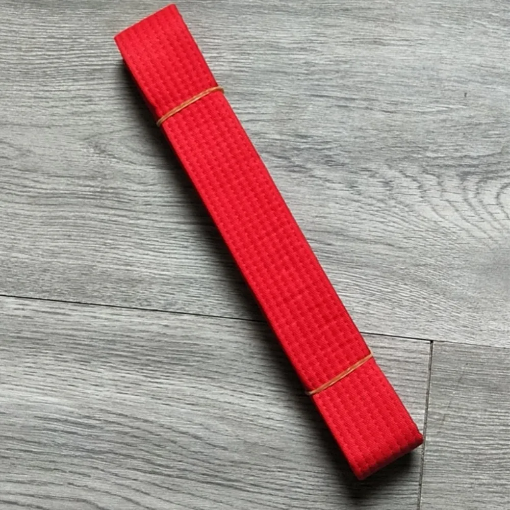 Dos longitudes de cinturón para taekwondo