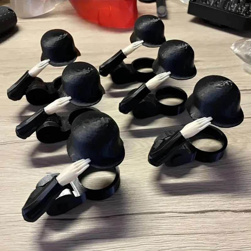 Tapón de cerveza en silicona con diseño de casco de soldado
