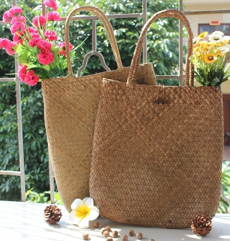 Bolso de mimbre y paja con diseño bohemio