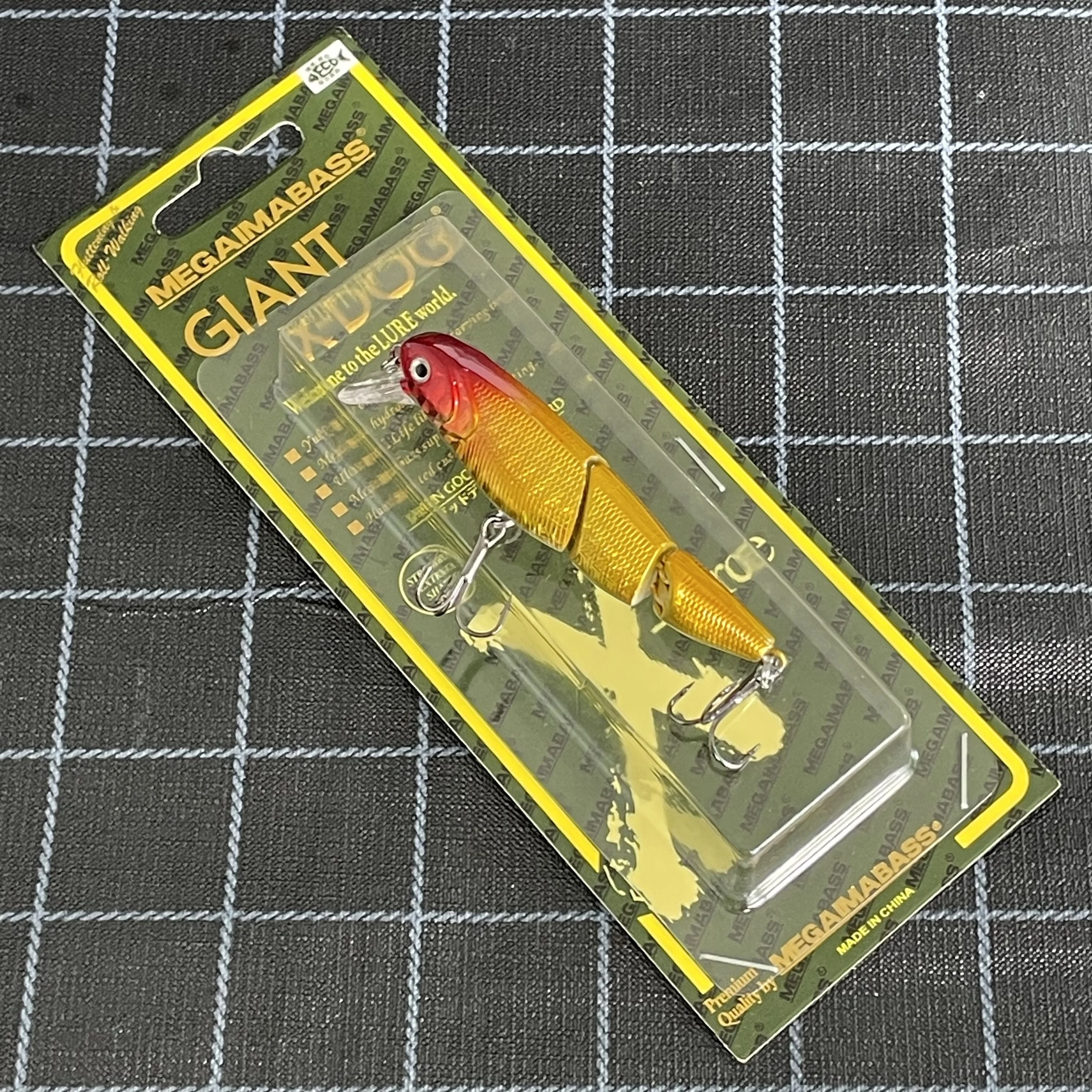 Señuelo flotante multiarticulado tipo minnow