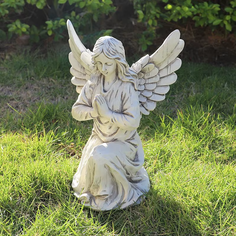 Ángel arrodillado de resina – Estatuilla religiosa decorativa para jardín - imagen 3