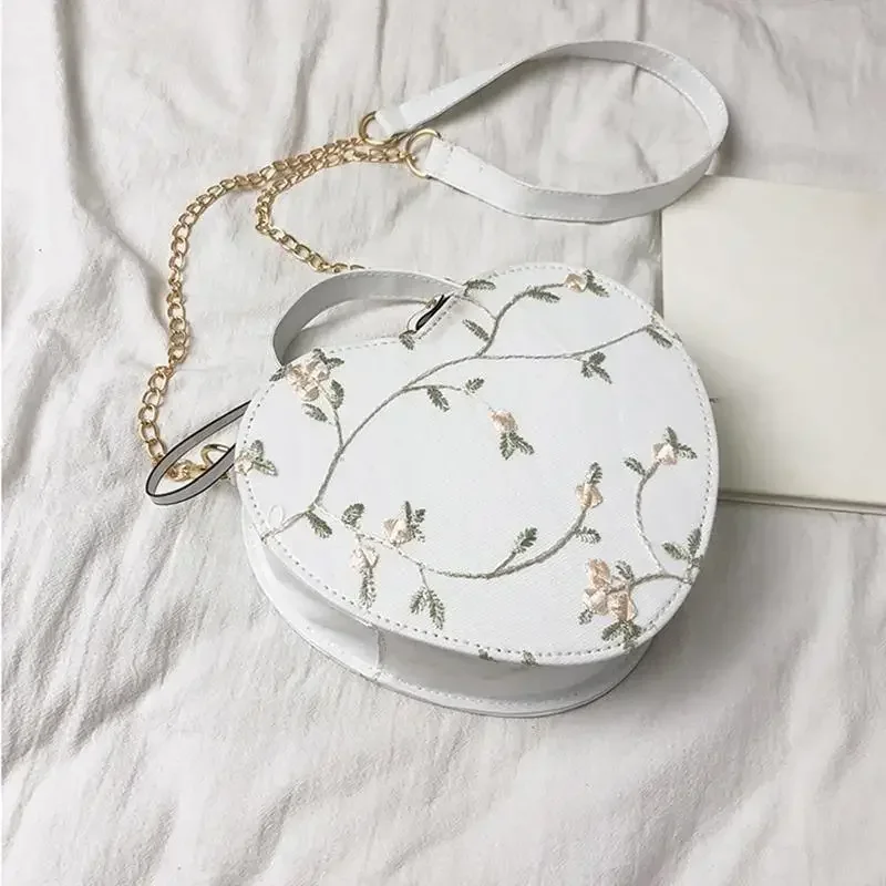 El bolso desde otro ángulo mostrando su volumen