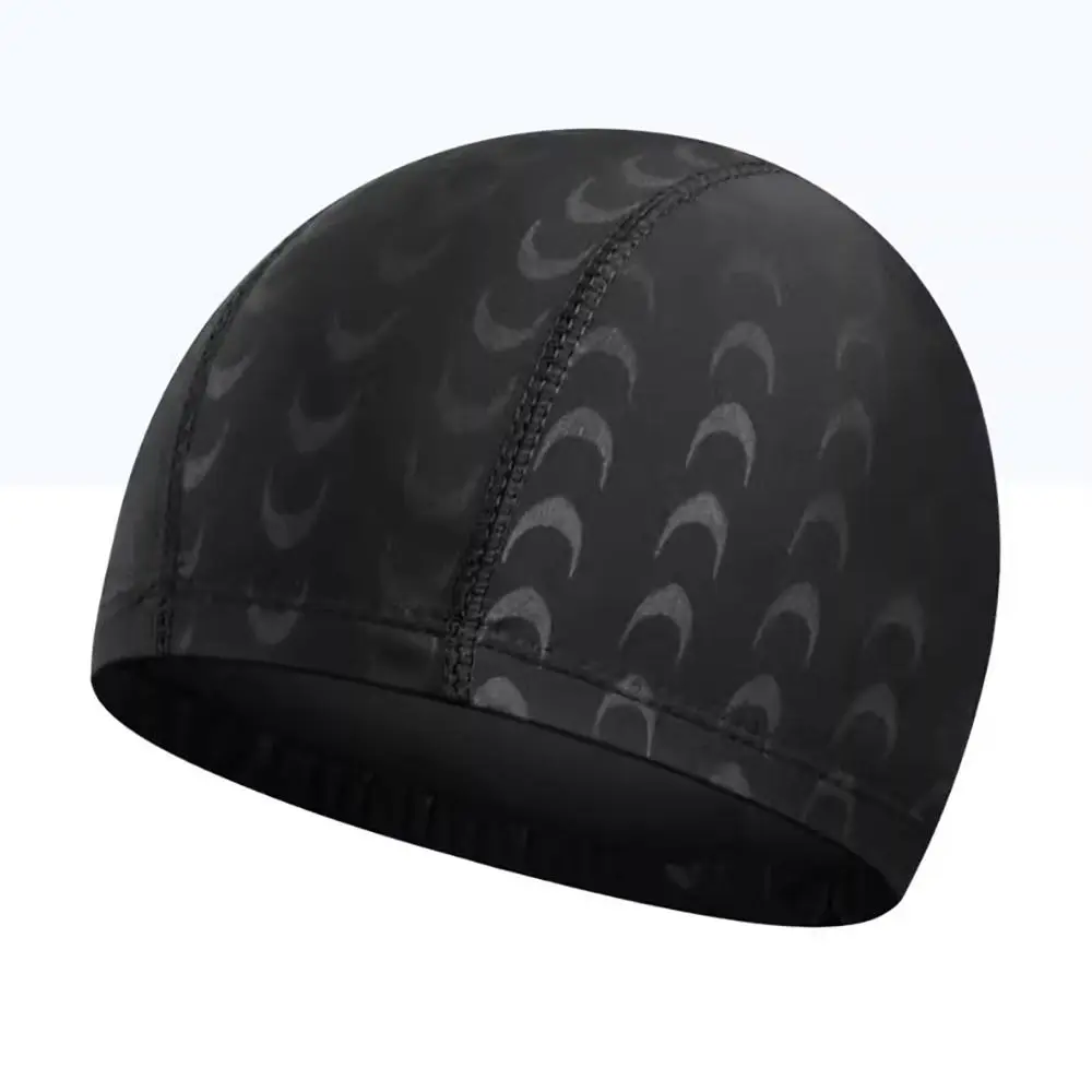Detalle del gorro de natación y su textura elástica
