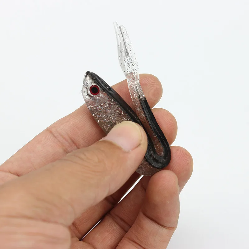 Swimbait minnow cola dividida perfumado con ojo 3D plateado