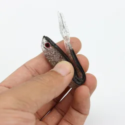 Swimbait minnow cola dividida perfumado con ojo 3D plateado