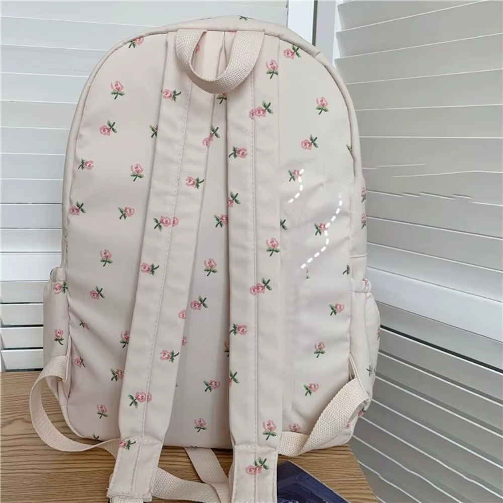 Mochila con estampado detalle de compartimentos