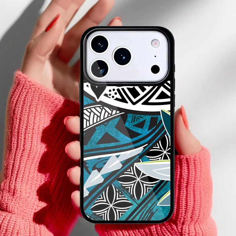 Vista trasera de la funda con diseño tribal