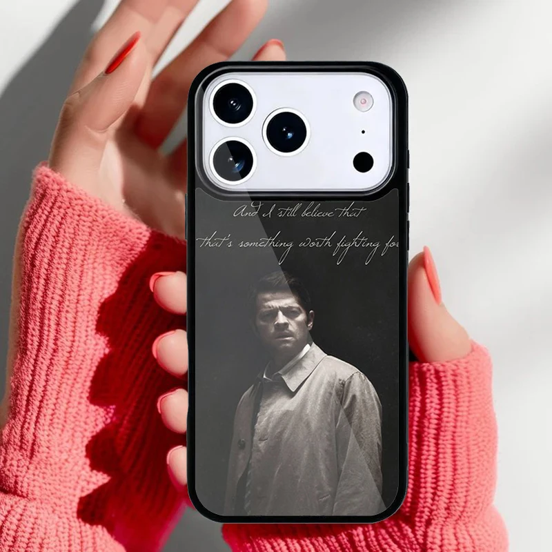 Funda puesta en un iPhone 14 Pro