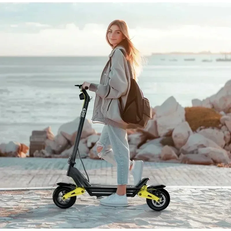 Vista lateral del scooter eléctrico OOTD S10 plegable