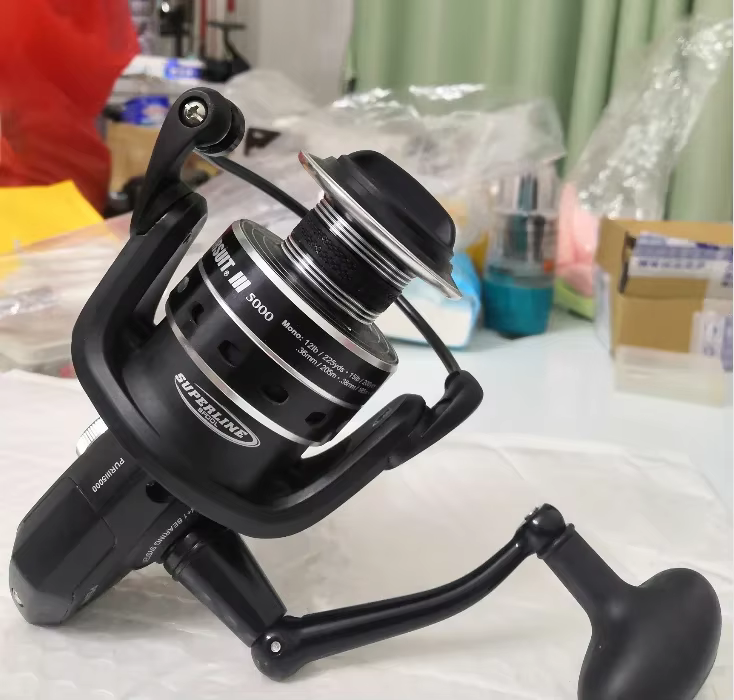 PENN Pursuit III – Carrete spinning de cuerpo metálico para mar